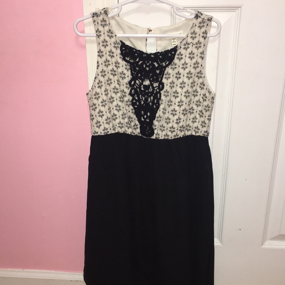 A beautiful black and white dress